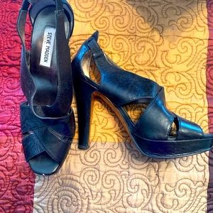 Steve Madden black pumps